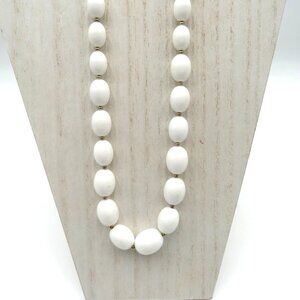 Vintage Necklace 30"‎ Plastic White Graduated Oval Beads Gold Tone Spacer Bead